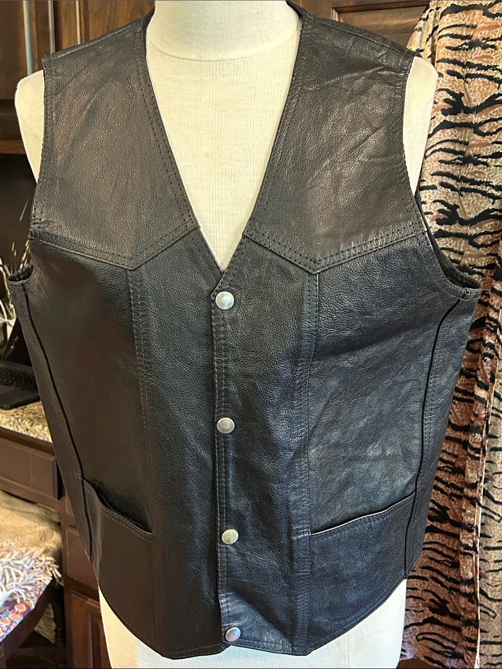 1980’s Men's K2 Black Leather Moto Biker Vest Snap Front